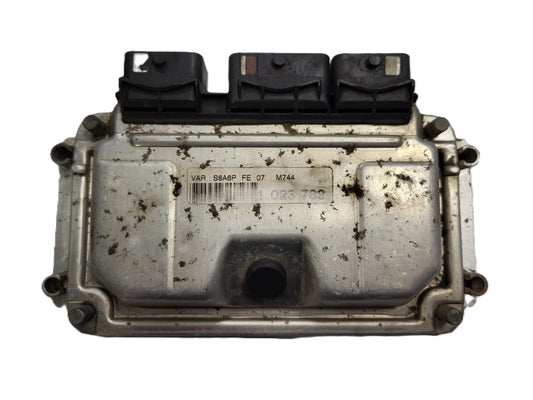 Peugeot Citroen ECU / 0261206246 / M7.4.4 / 9637838780 / BOSCH