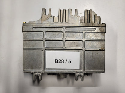 VW POLO 6N ECU / 030906027P / 0261203914/915 / BOSCH