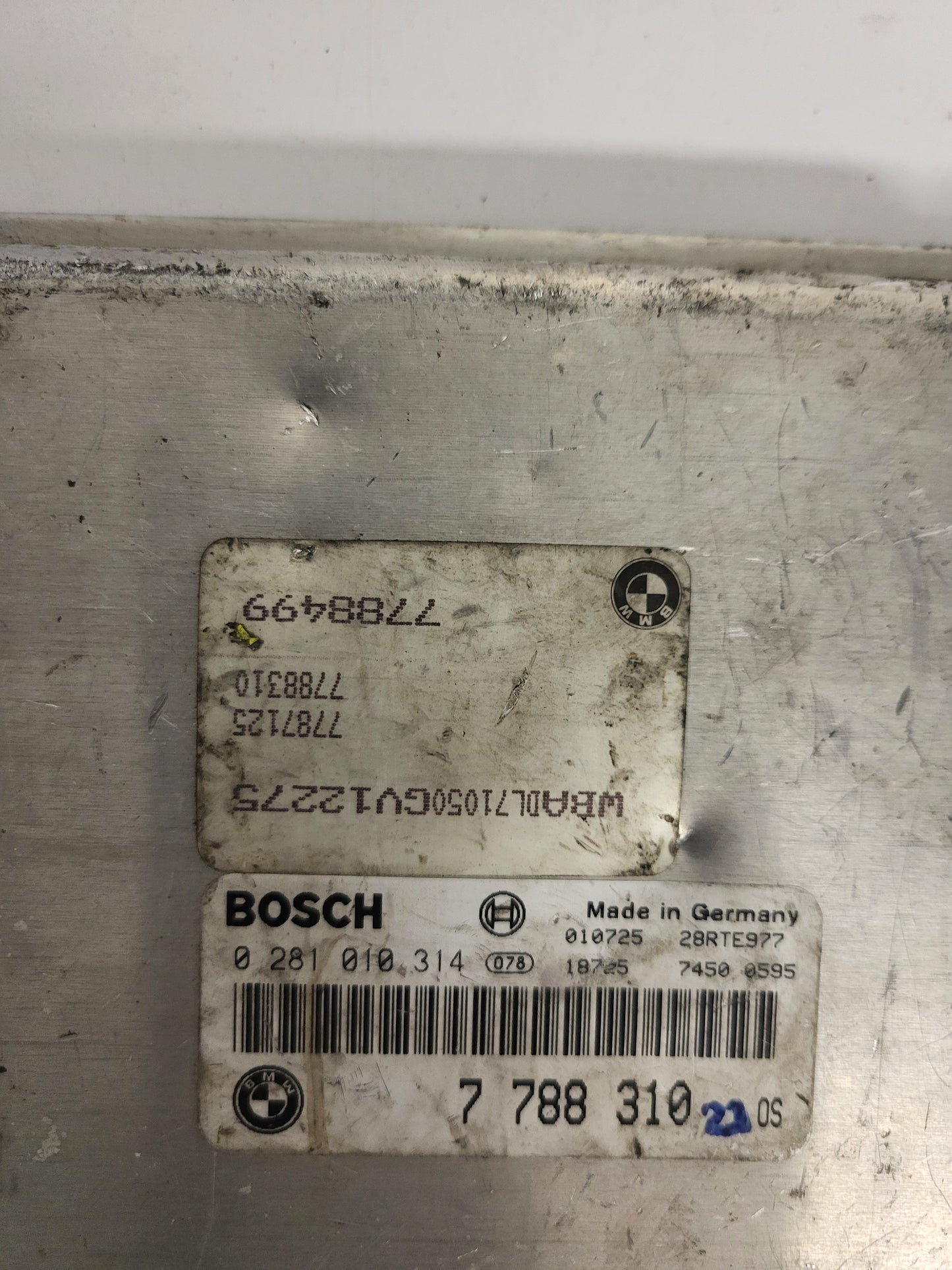 BMW 5 E39 ECU / 0281010314 / 7788310 / BOSCH