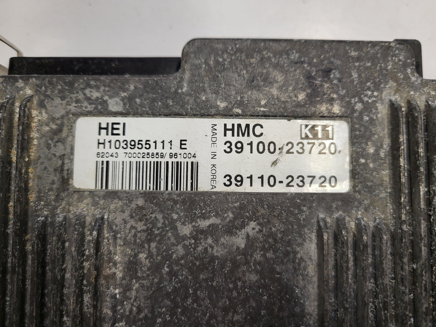 HYUNDAI ECU / 39100-23720 / H103955111E / H103955111 / SIEMENS