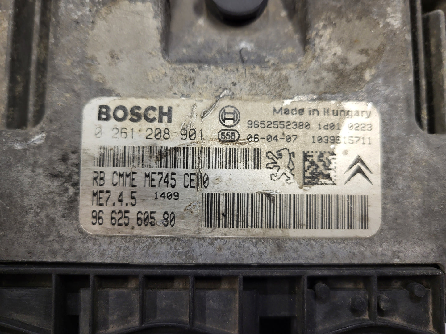 Peugeot 206 ECU / 0261208901 / 9662560580 / ME7.4.5 / 7.4.5 / BOSCH