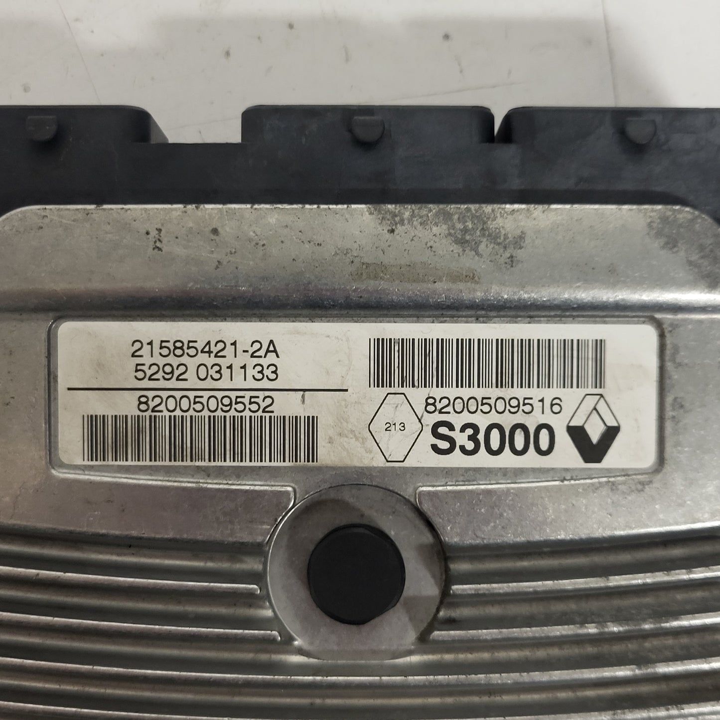 RENAULT ECU / 21585421-2A / 8200509552 / 8200509516 / S3000