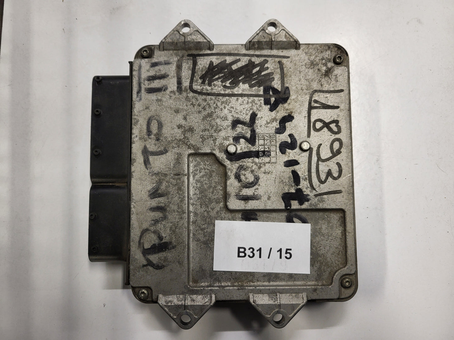 FIAT PUNTO ECU / MJD 6JF.P3 / 55195817 / HW1BM / 71600.053.00 / MAGNETI MARELLI