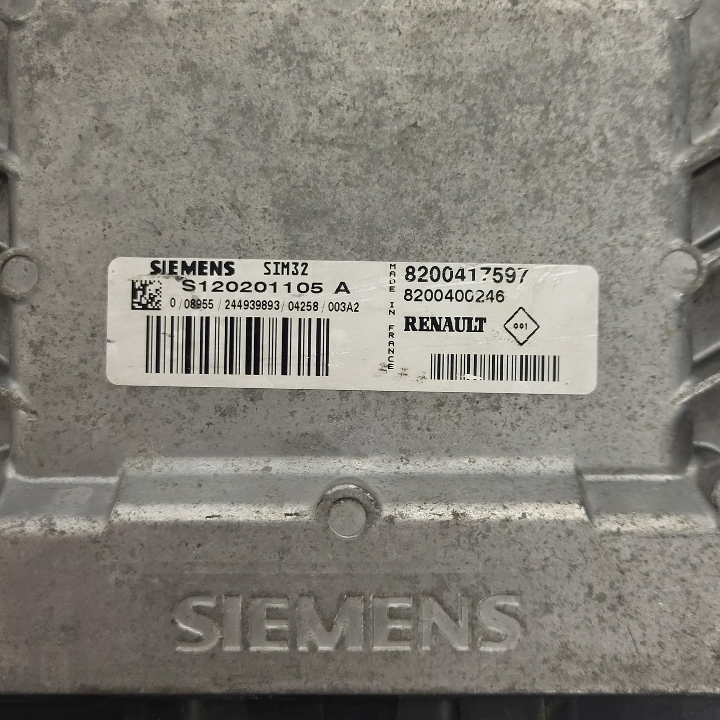 RENAULT ECU / S120201105 / S120201105A / SIM32 / 8200417597 / 8200400246