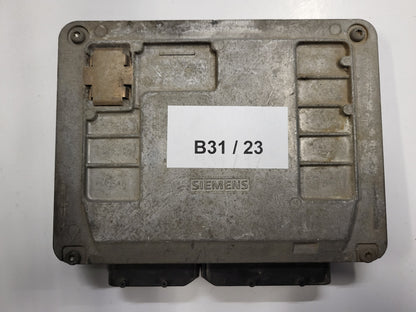 SEAT IBIZA ŠKODA FABIA 1.2 ECU / 03E906033D / 5WP40192 05 / SIEMENS
