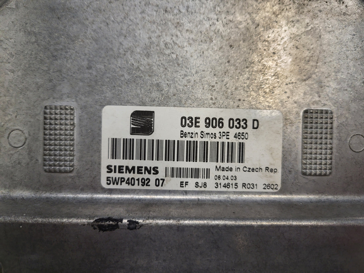 SEAT IBIZA ŠKODA FABIA 1.2 ECU / 03E906033D / 5WP40192 07 / SIEMENS