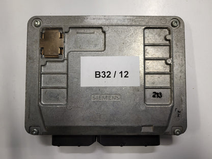 SEAT IBIZA ŠKODA FABIA 1.2 ECU / 03E906033D / 5WP40192 07 / SIEMENS