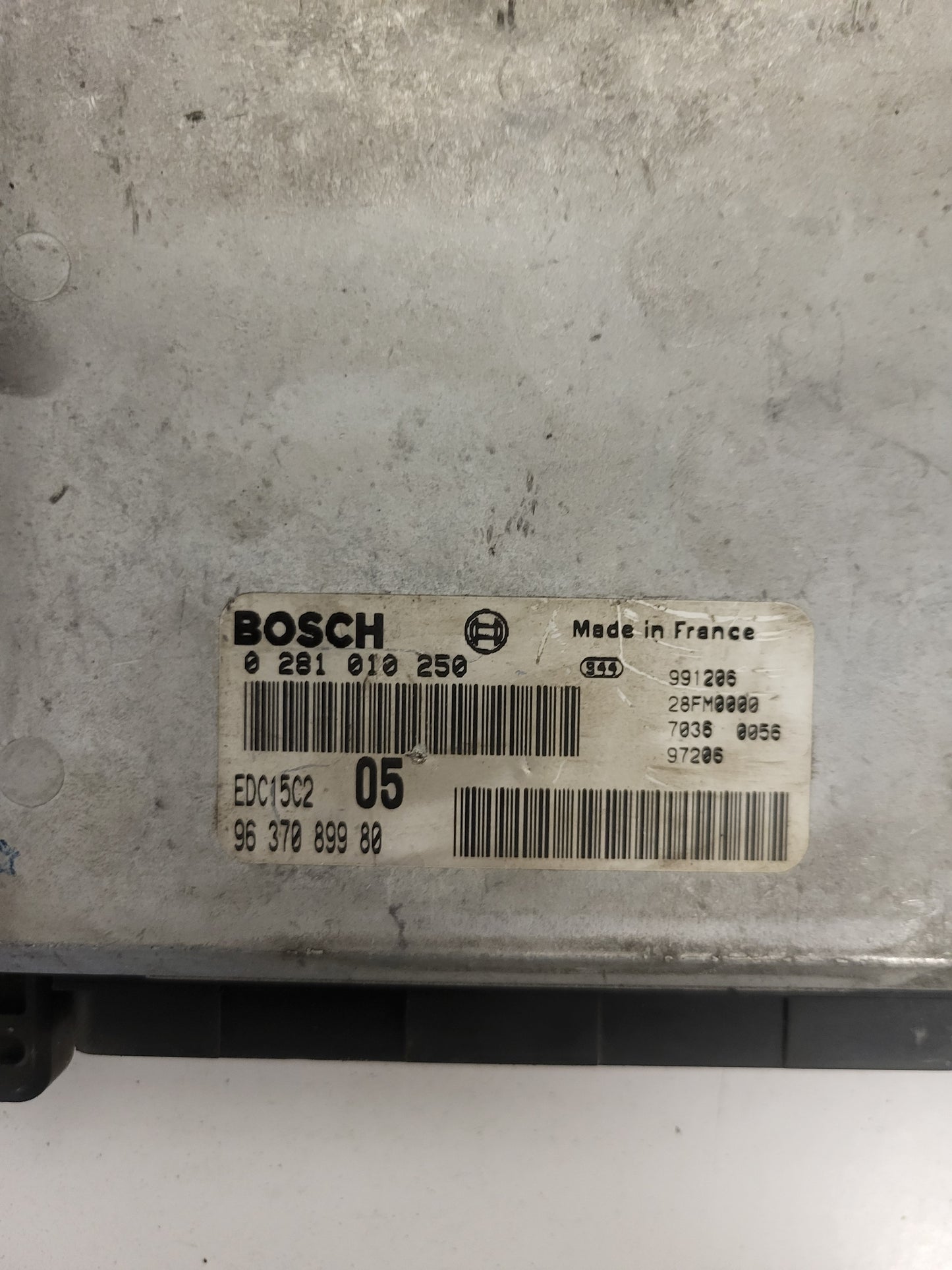 PEUGEOT CITROEN ECU / 0281010250 / EDC15C2 / 9637089980 / BOSCH