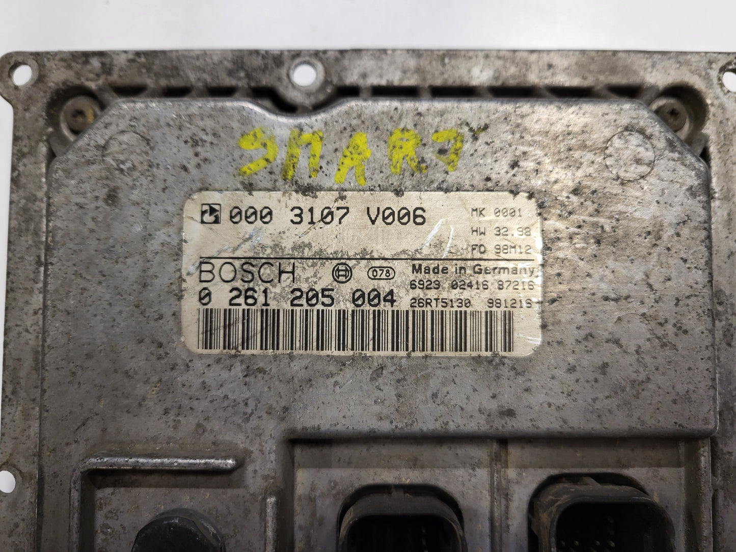 SMART FORTWO ECU / 0261205004 / 0003107V006 / HW 32.98 / BOSCH