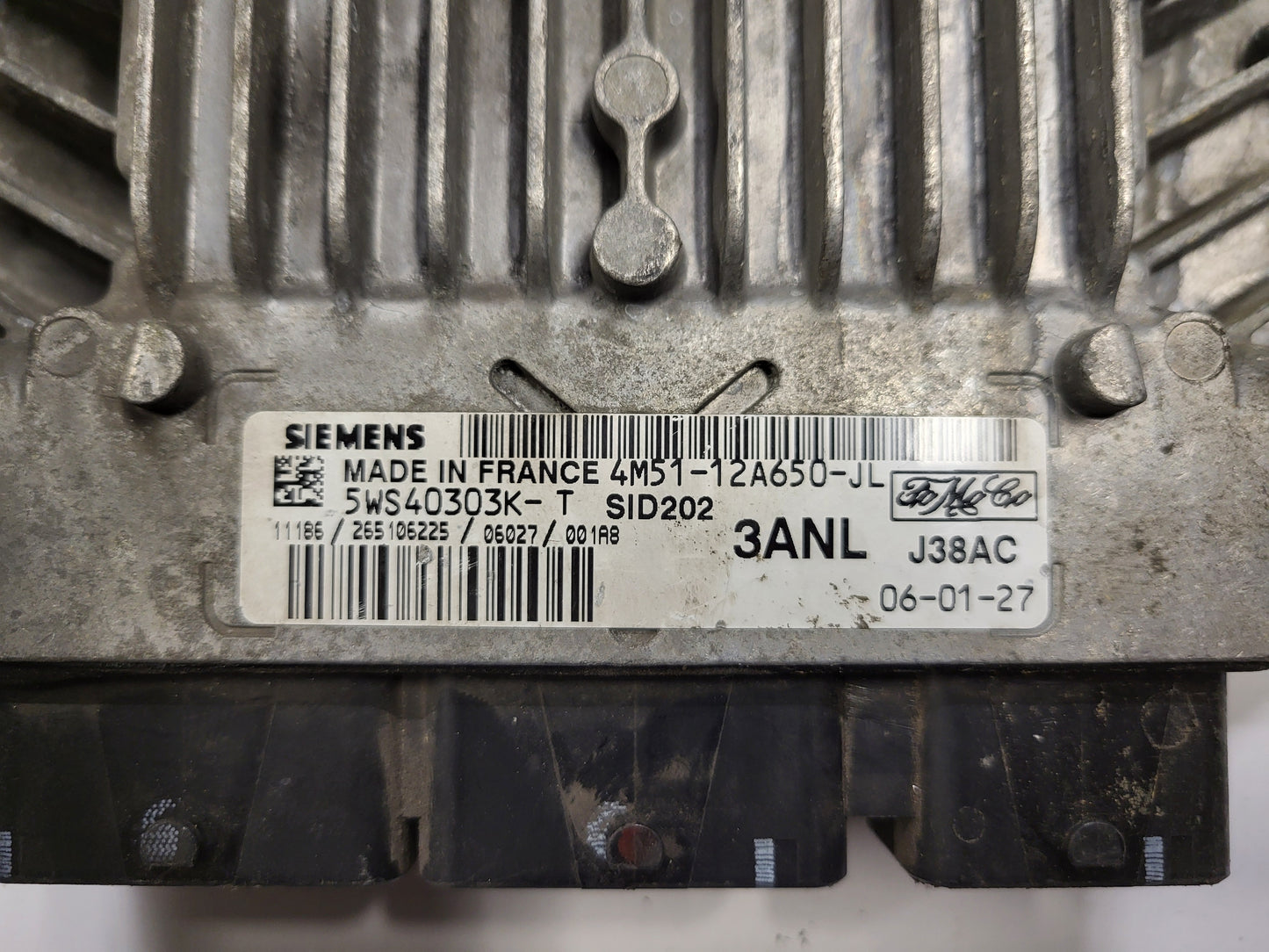 FORD FOCUS ECU / 4M51-12A650-JL / 5WS40303K-T / SID202 / 3ANL / J38AC / SIEMENS