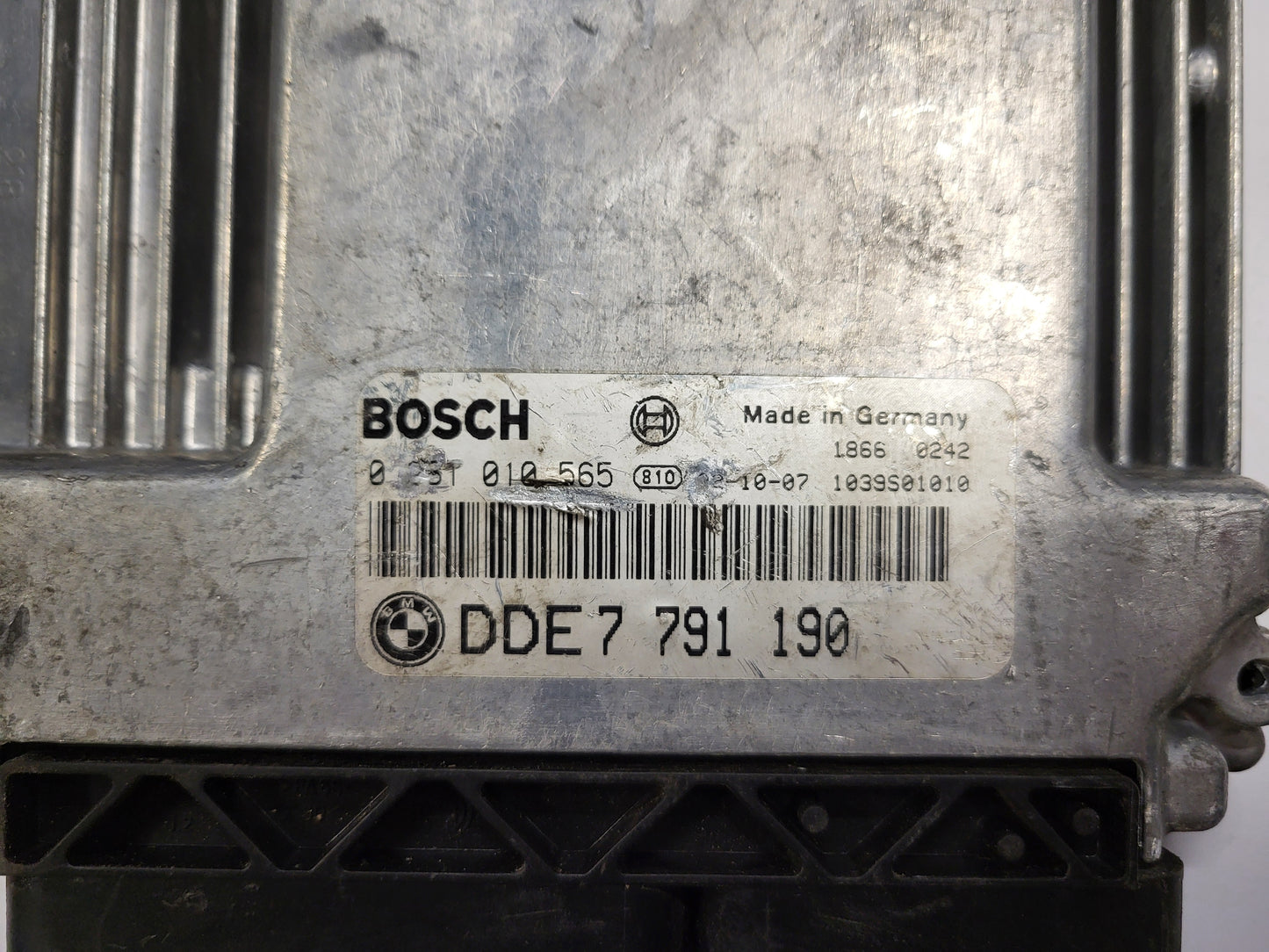BMW ECU / 0281010565 / DDE7791190 / 7791190 / BOSCH