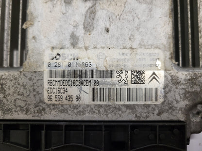 Peugeot Citroen ECU / 0281011863 / 9655943580 / EDC16C34 / BOSCH