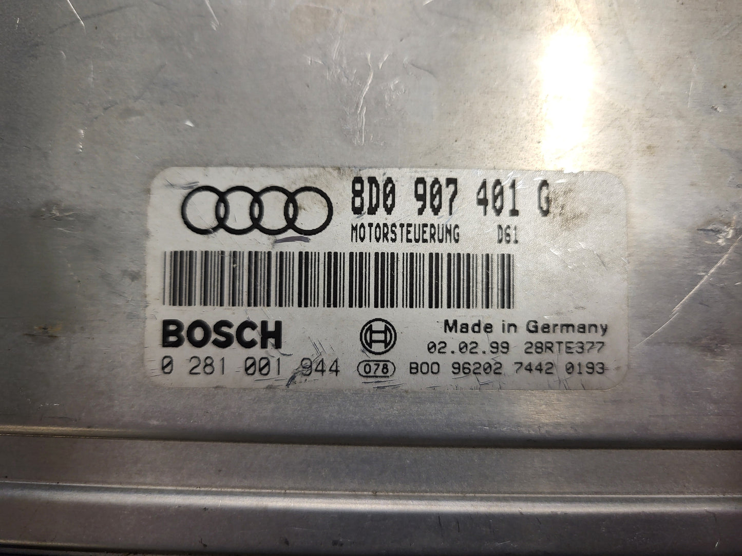 Audi A4 2.5 TDI ECU / 8D0907401G / 0281001944 / BOSCH