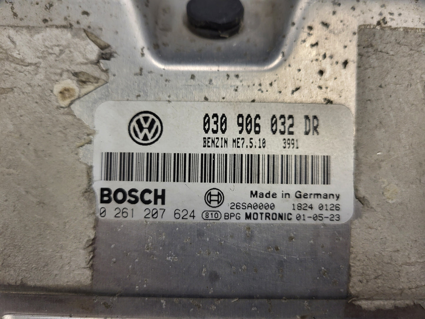 VW SEAT ŠKODA 1.0 ECU / 030906032DR / 0261207624 / ME7.5.10 / BOSCH