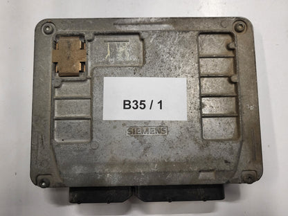 SKODA FABIA ECU / 03E906033A / 5WP40120 05 / SIEMENS