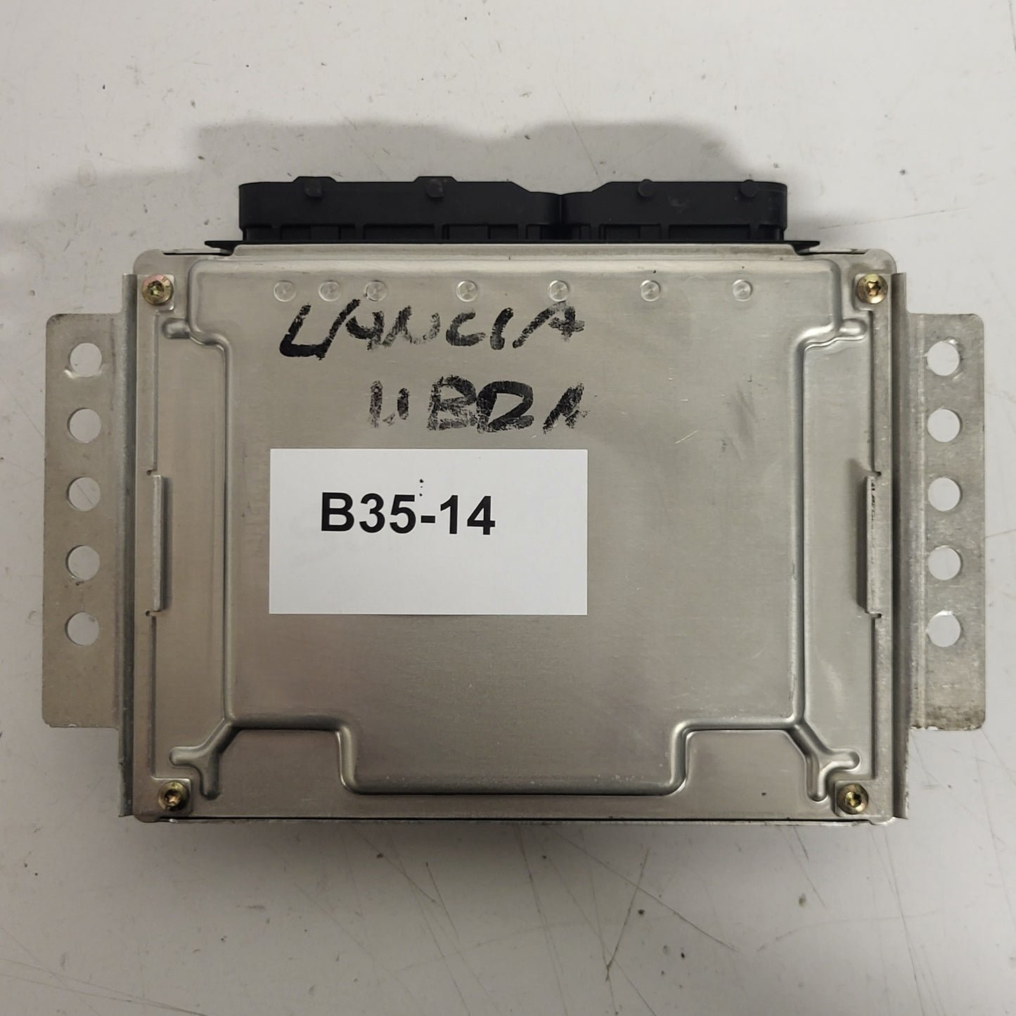 LANCIA LYBRA 1.9 JTD ECU / 0281010338 / 46761012 / BOSCH