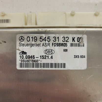 MERCEDES BENZ ECU / 0195453132 / FD98M05 / 10.0946-1521.4 - B35-15 - 2