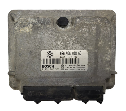 VOLKSWAGEN AUDI SEAT ŠKODA ECU / 06A906018GC / 0261206587 / BOSCH