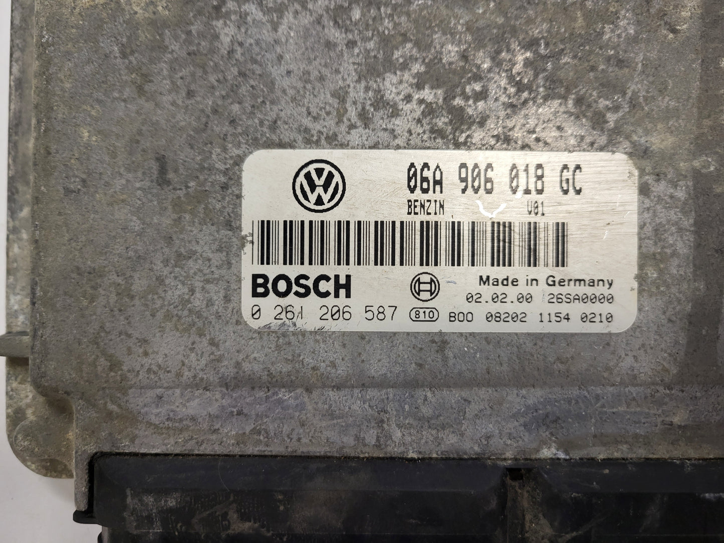 VOLKSWAGEN AUDI SEAT ŠKODA ECU / 06A906018GC / 0261206587 / BOSCH