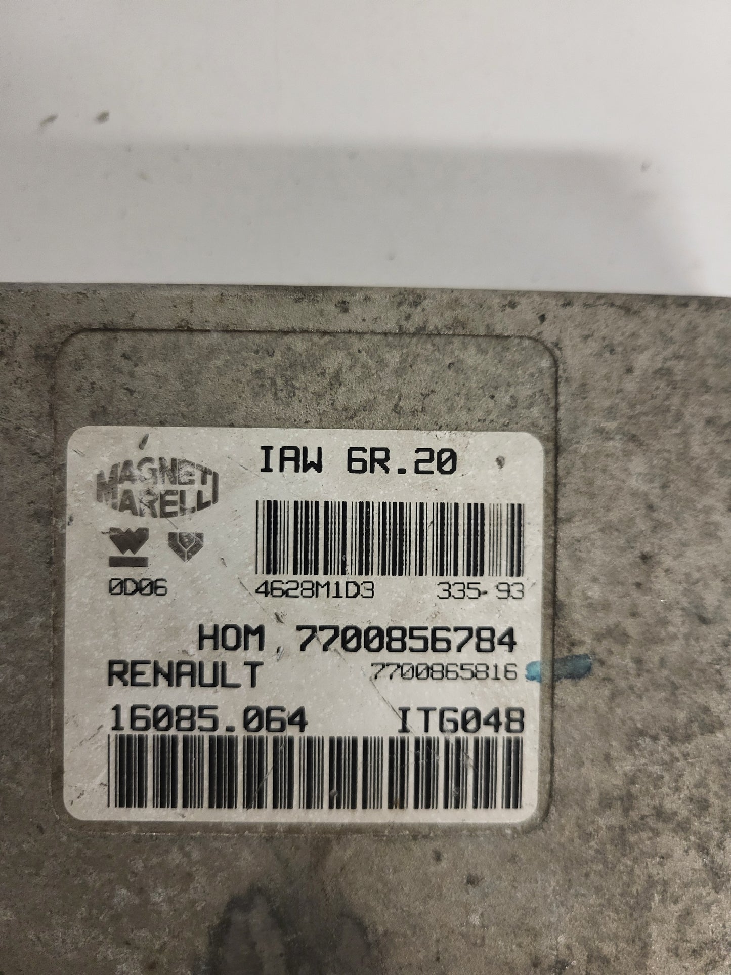 Renault ECU / 7700856784 / IAW6R.20 / 7700865819 / 16085.074 / MAGNETI MARELLI