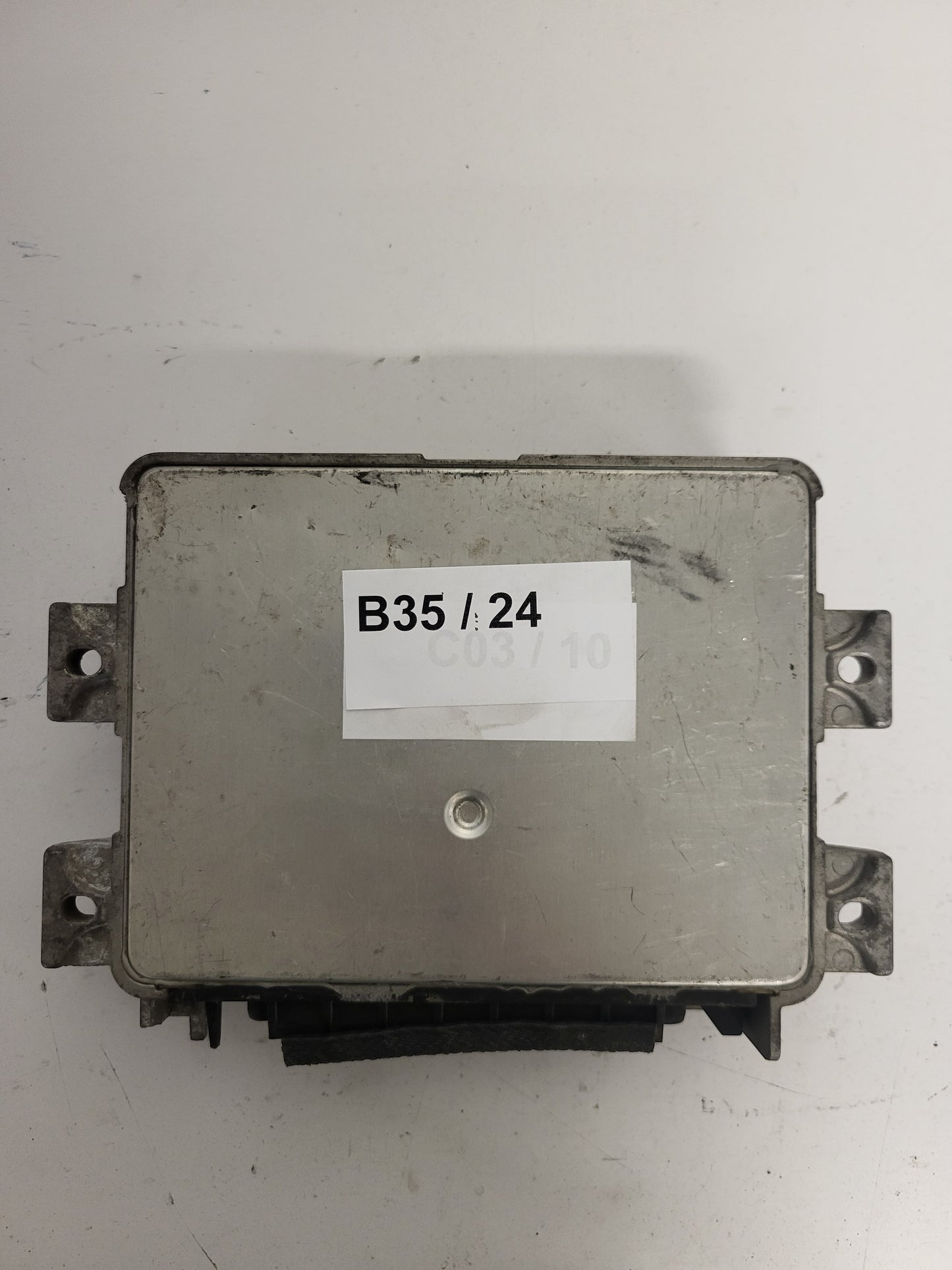 Renault ECU / 7700856784 / IAW6R.20 / 7700865819 / 16085.074 / MAGNETI MARELLI