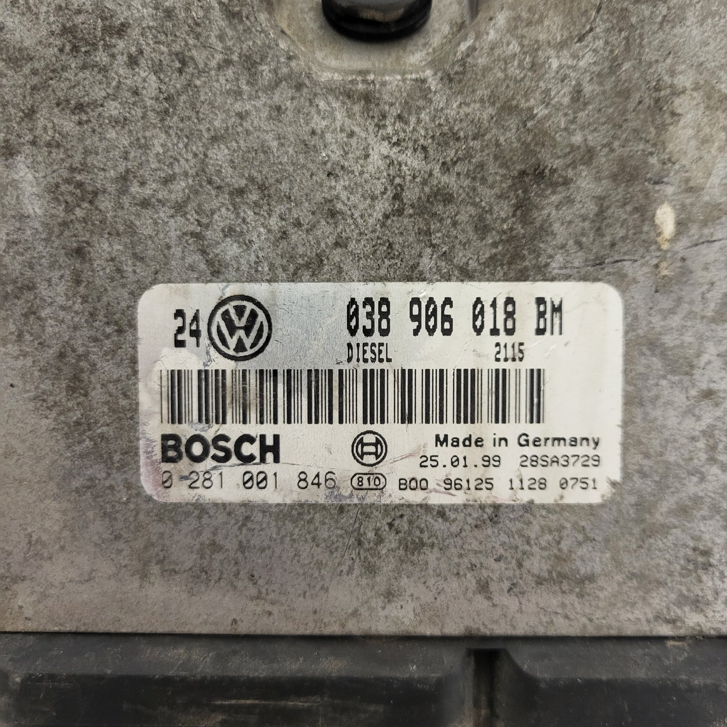 VW GOLF 4 1.9 ECU / 038906018BM / 0281001846 / BOSCH