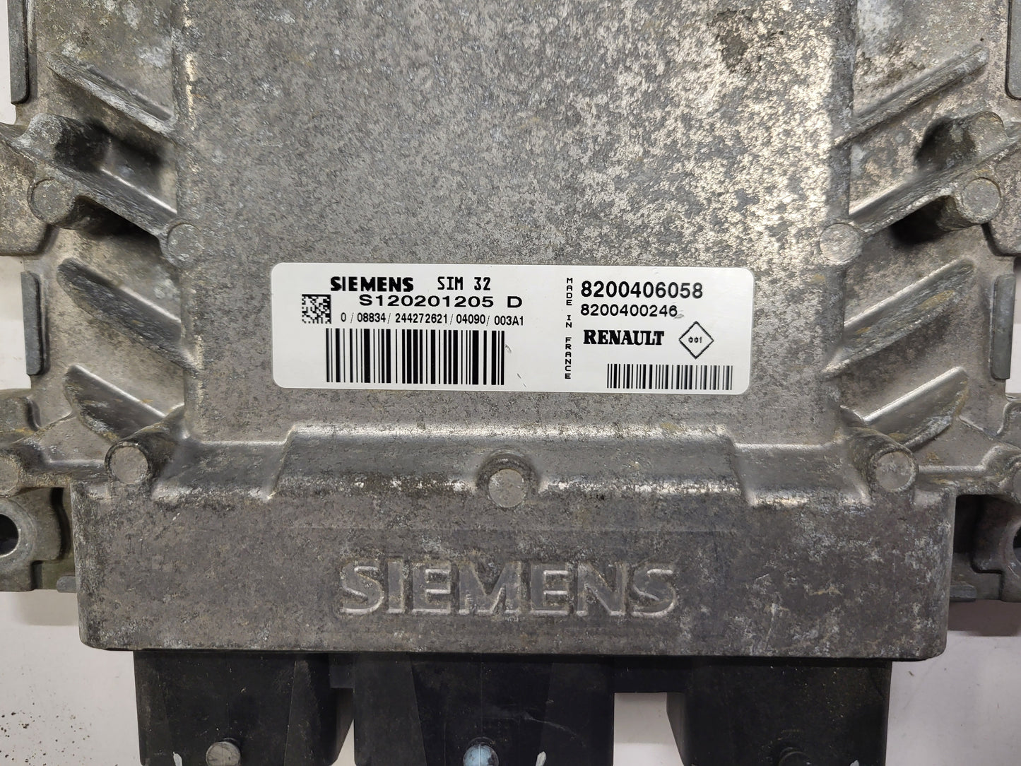 RENAULT ECU / S120201205D / S120201205 / 8200406058 / 8200400246 / SIM32/  SIEMENS