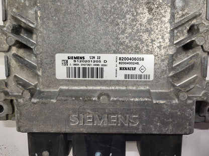 RENAULT ECU / S120201205D / S120201205 / 8200406058 / 8200400246 / SIM32/  SIEMENS