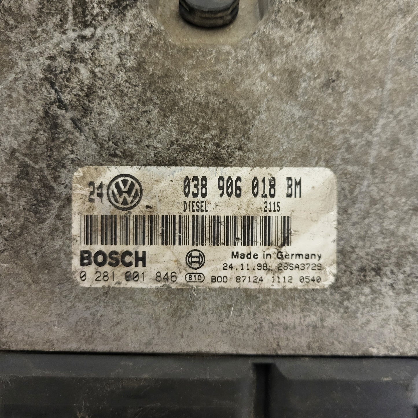 VW GOLF 4 1.9 ECU / 038906018BM / 0281001846 / BOSCH