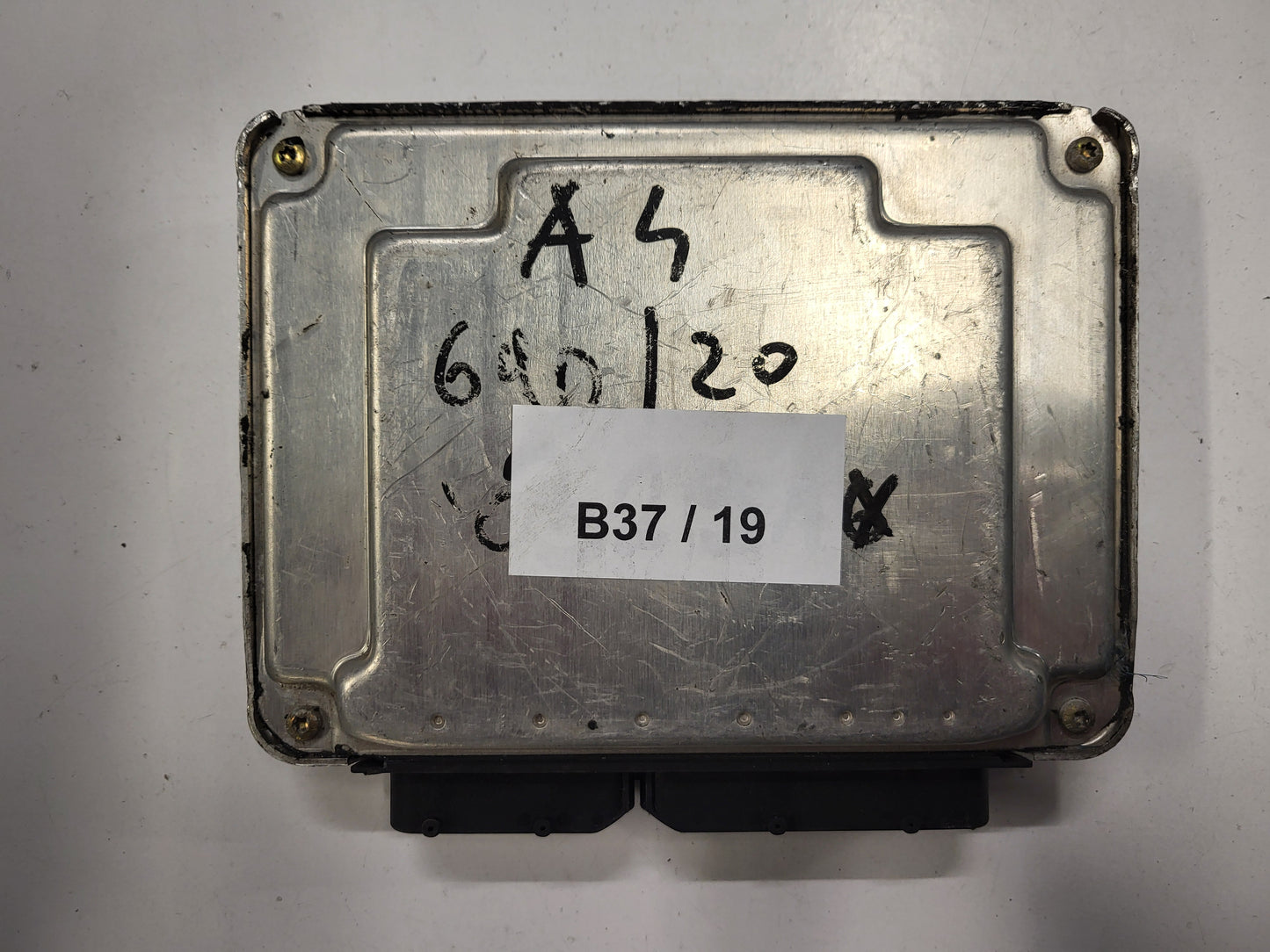 VW AUDI ECU / 038906019FP / 0281010729 / EDC15P+ / BOSCH