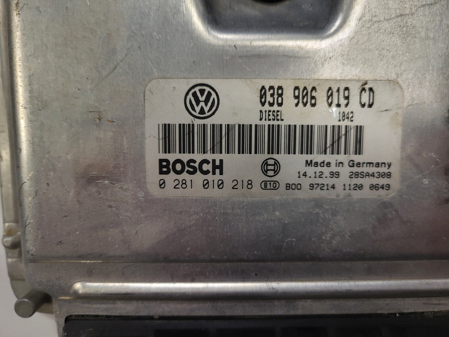 VW SKODA VAG ECU / 038906019CD / 0281010218 / 038906019 / BOSCH