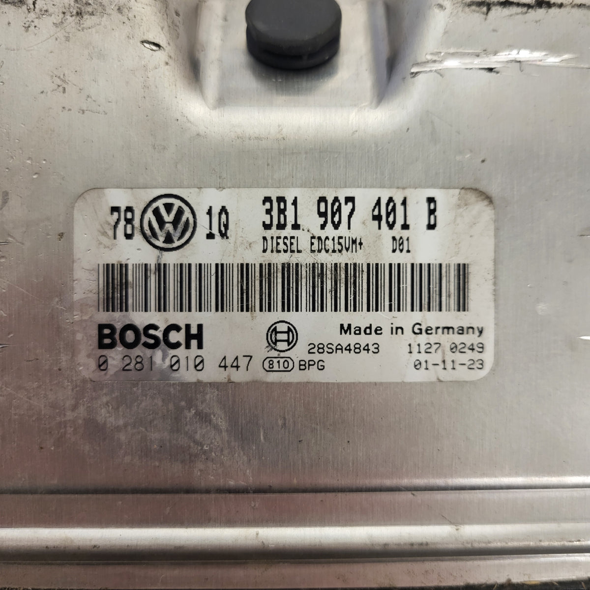 VW PASSAT 1.9 ECU / 4Z7907401B / 0281010447 / BOSCH - B38-14 - 2