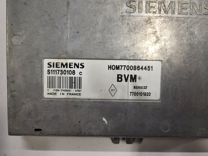 Renault ECU / S111730108C / HOM7700864451 / 7700101920 / S111730108 / SIEMENS