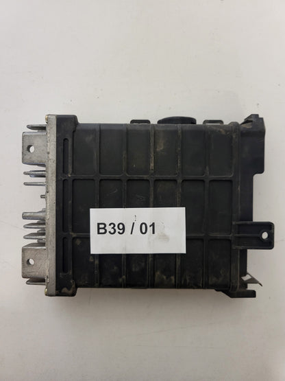 VW PASSAT ECU / 0261200261 / 443907311B / BOSCH