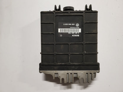 VW ECU / 0261200750 / 030906026K / BOSCH