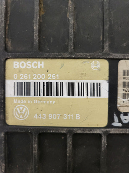 VW PASSAT ECU / 0261200261 / 443907311B / BOSCH