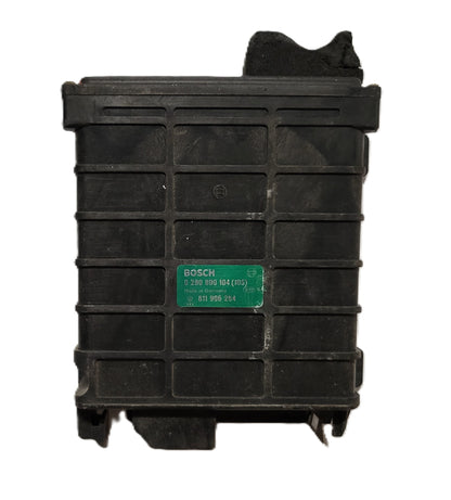 VW AUDI ECU / 0280800104 / 0280800104(105) / 811906264 / BOSCH