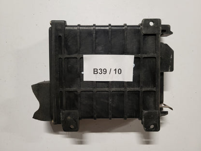 VW AUDI ECU / 0280800104 / 0280800104(105) / 811906264 / BOSCH
