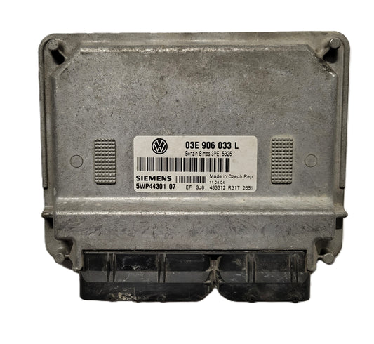 VW POLO ECU / 03E906033L / 5WP40194 07 / SIMOS 3PE / BOSCH