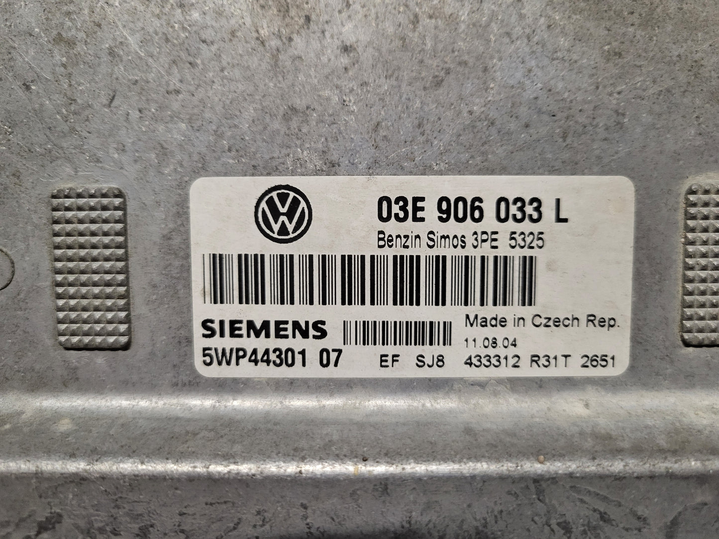 VW POLO ECU / 03E906033L / 5WP40194 07 / SIMOS 3PE / BOSCH