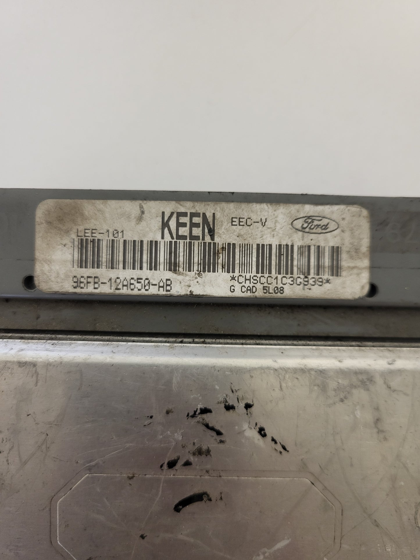 FORD FIESTA ECU / 96FB-12A650-AB / LEE-101 / EEC-V / KEEN / 96FB12A650AB