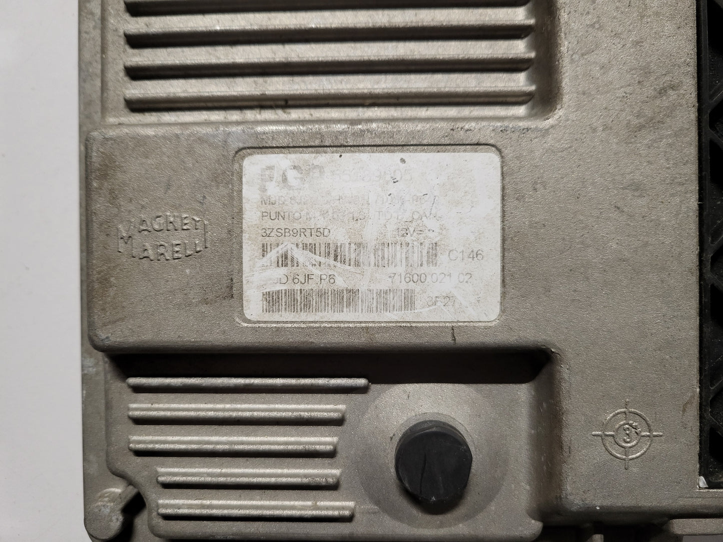 Fiat Punto 1.3 ECU / 55189505 / MJD 6JF.P6 / HW01B / MAGNETI MARELLI