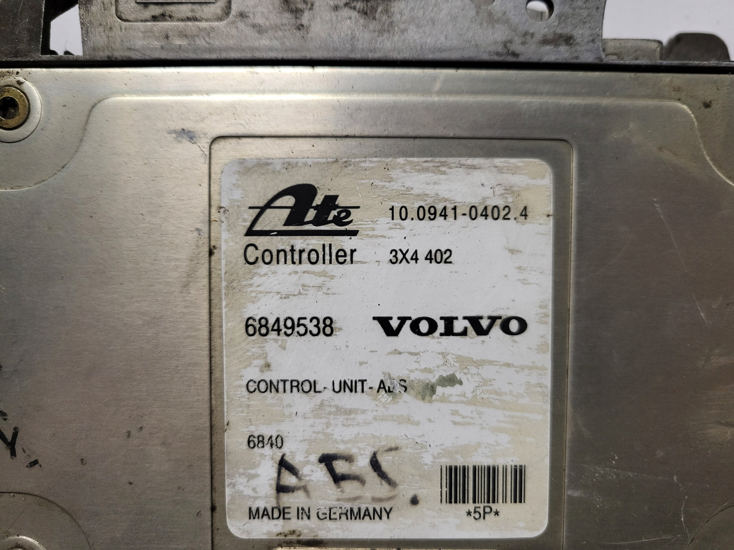 VOLVO 850 ABS ECU / 6849538 / 10.0941-0402.4 / ATE