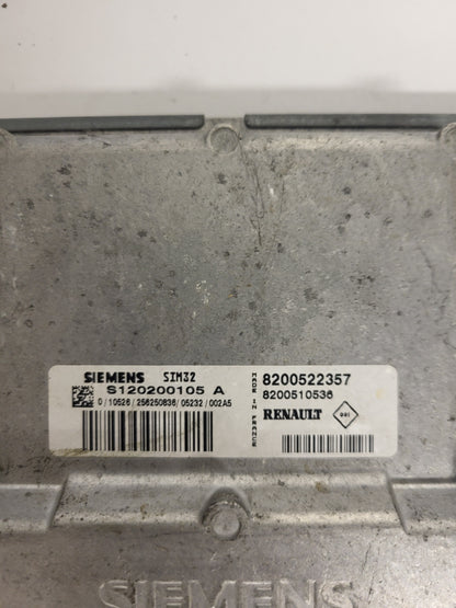 Renault Clio 3 ECU / S120200105A / 8200522357 / 8200510536 / SIM32 / S120200105