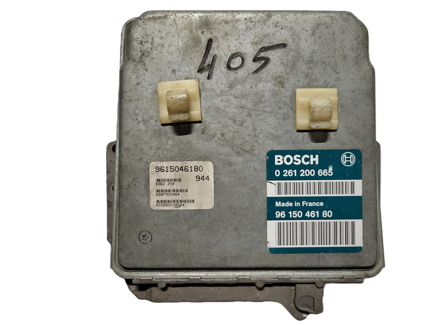 Peugeot Citroen ECU / 0261200665 / 9615046180 / BOSCH
