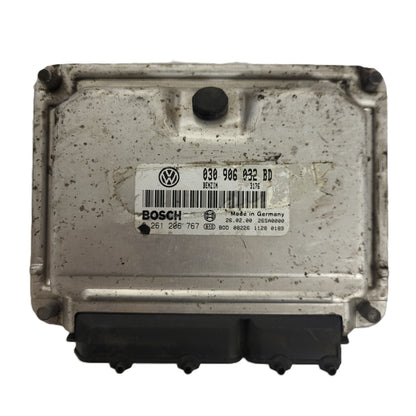VW POLO ECU / 030906032BD / 0261206767 / 26SA0000 / BOSCH