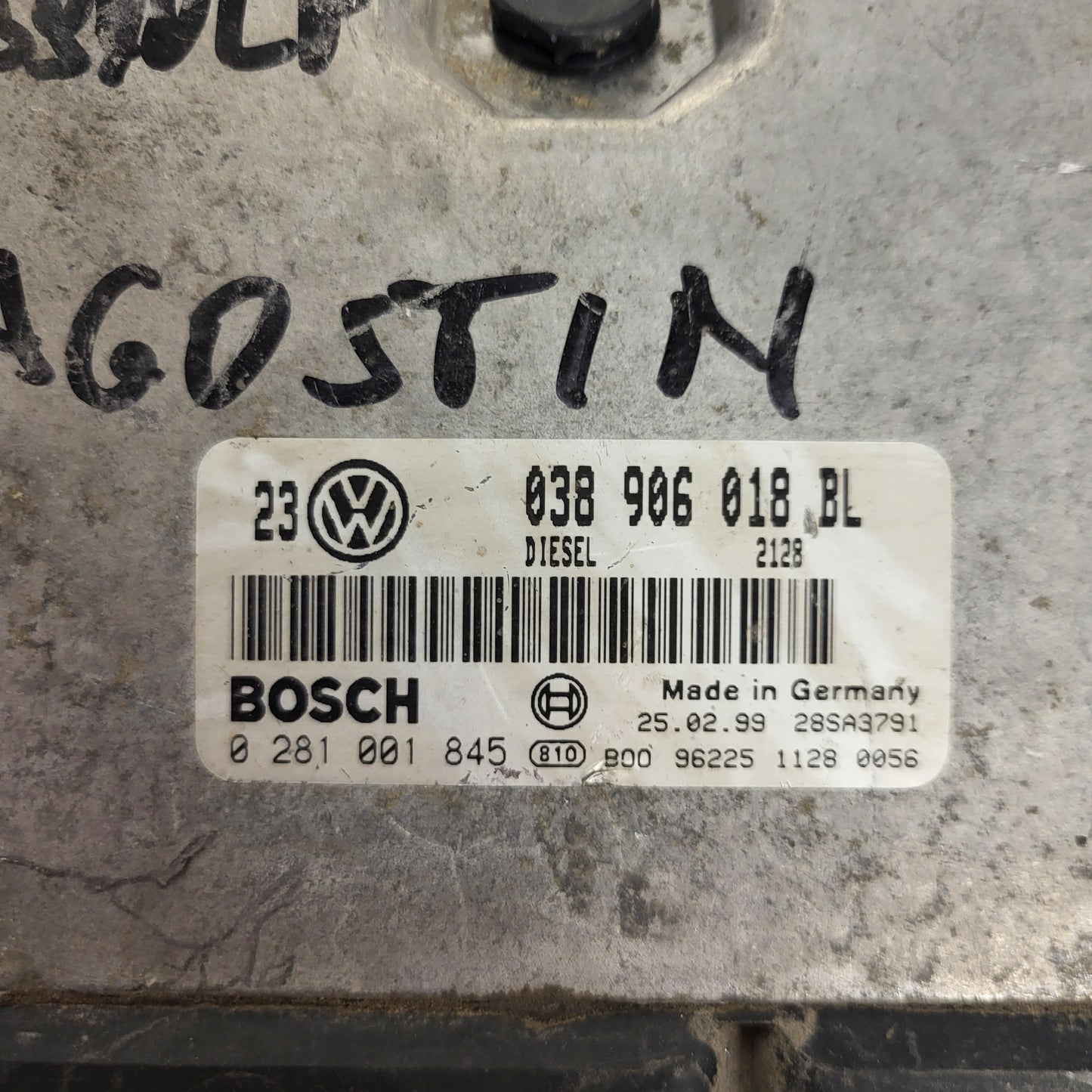VW GOLF 4 ECU / 038906018BL / 0281001845 / BOSCH