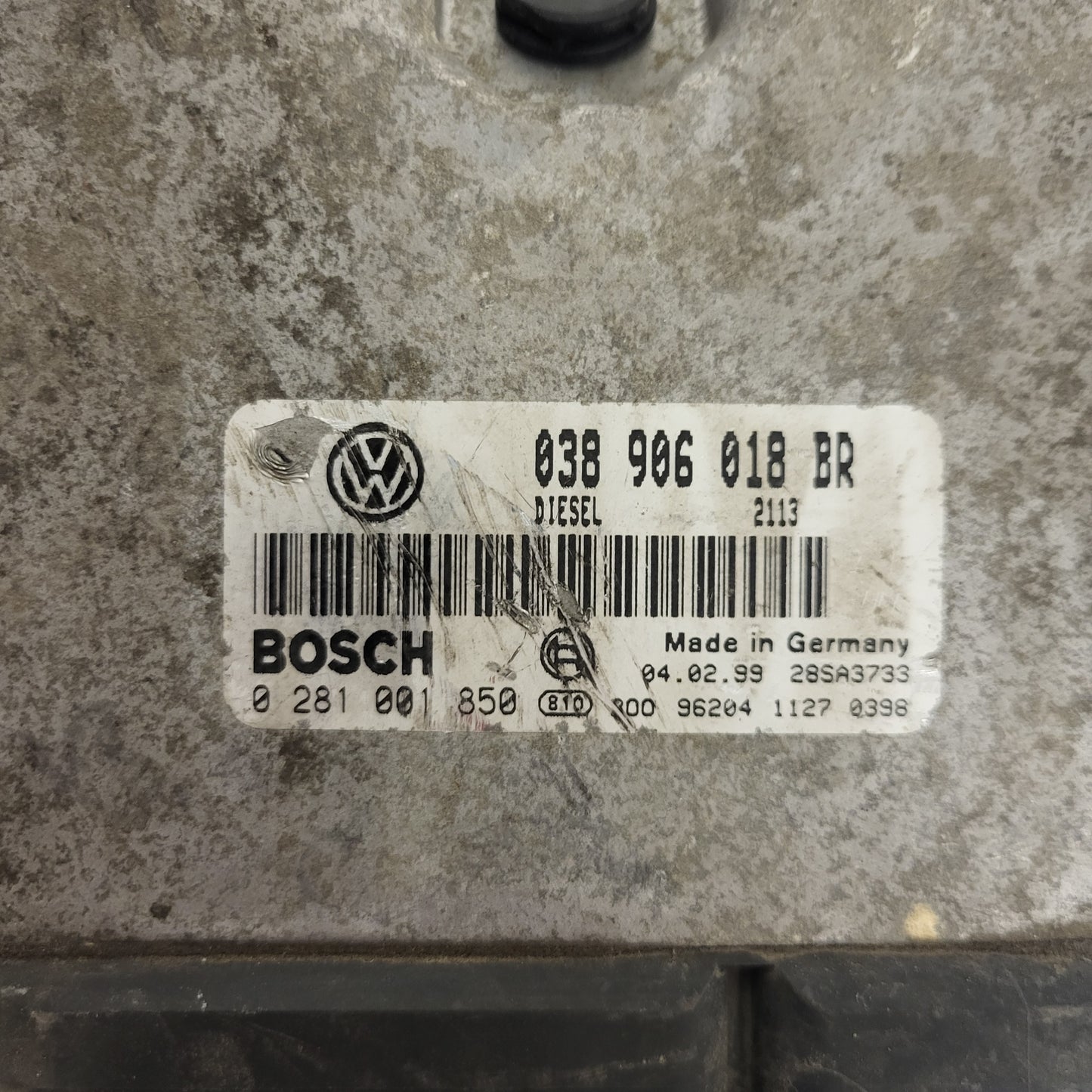 SKODA OCTAVIA ECU / 038906018BR / 0281001850 / BOSCH