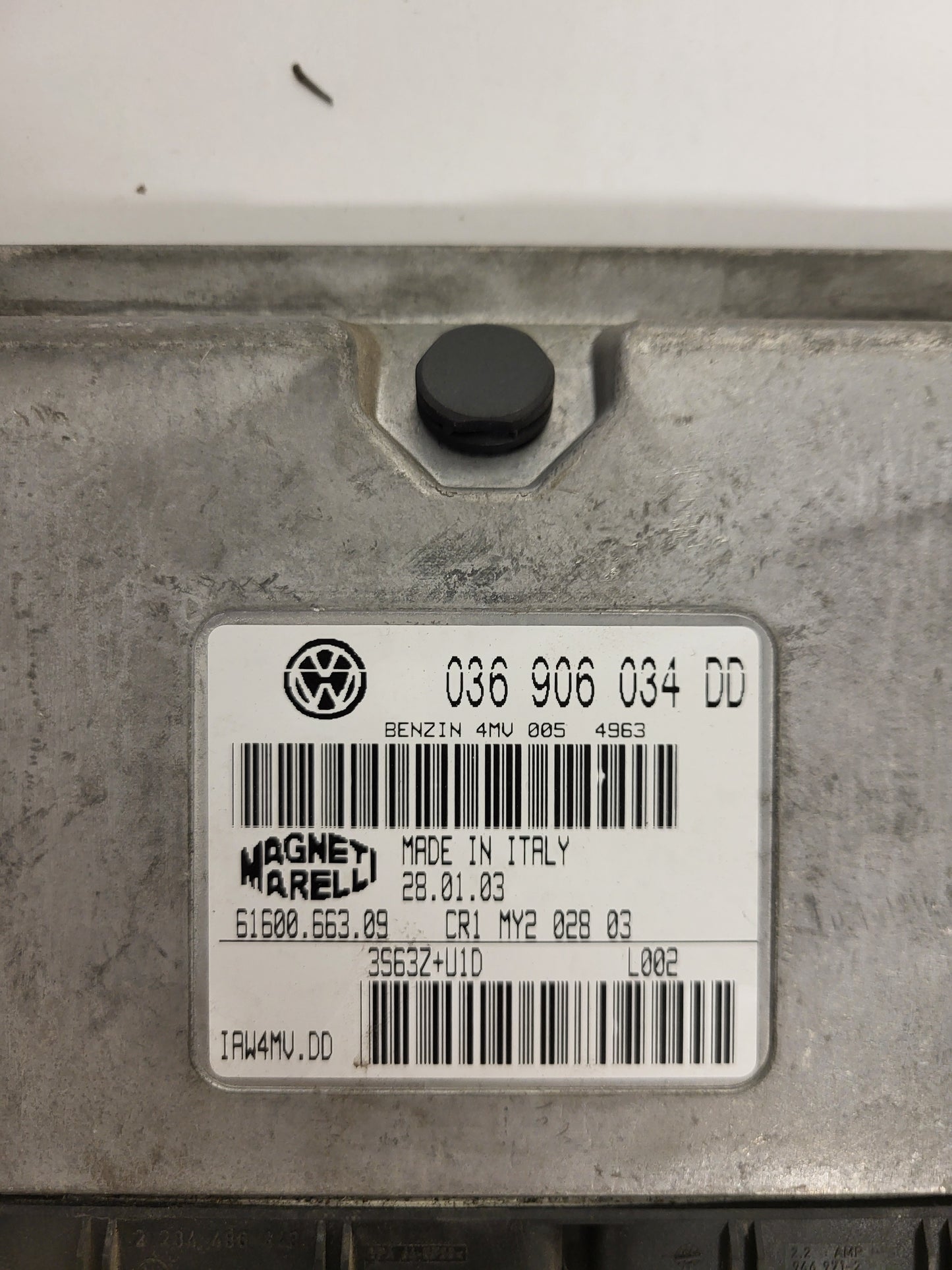 VW POLO ECU / 036906034DD / IAW 4MV.DD / 61600.663.09 / MAGNETI MARELLI