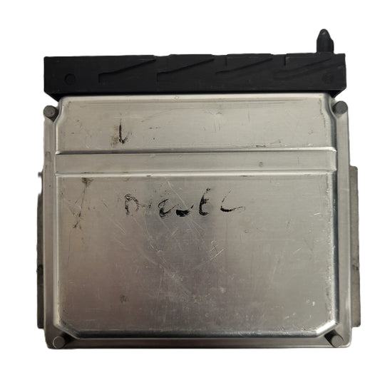 VOLVO ECU / 0281011078 / 1039S00000 / L8.2 / BOSCH